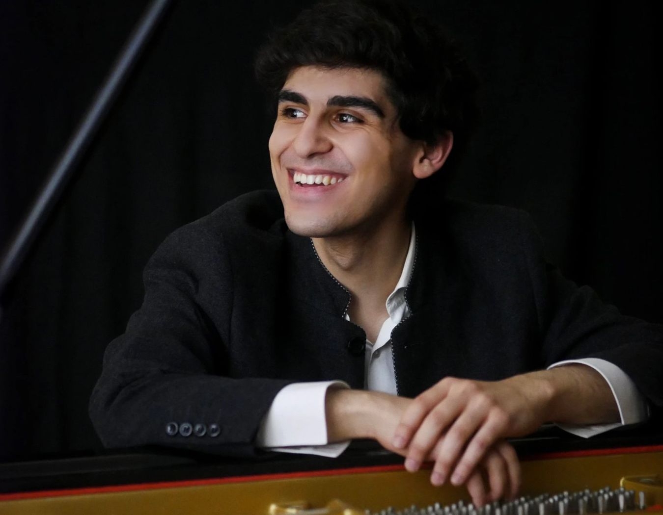 Ozel Plays Mozart — Naples Philharmonic Sypert Salon Chamber Music