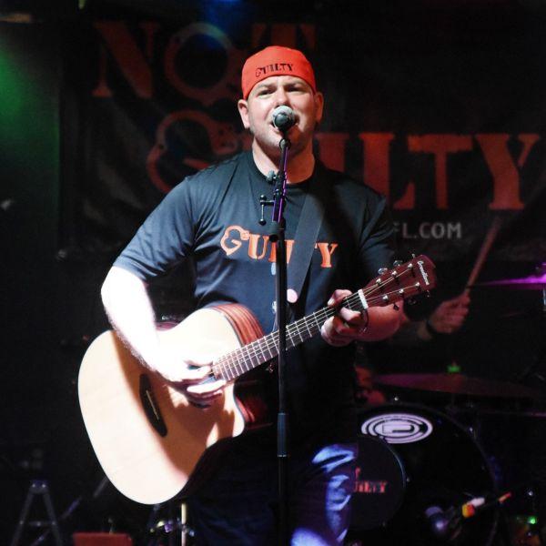Lee Hagan Live