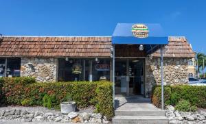 Brooks Burgers 1