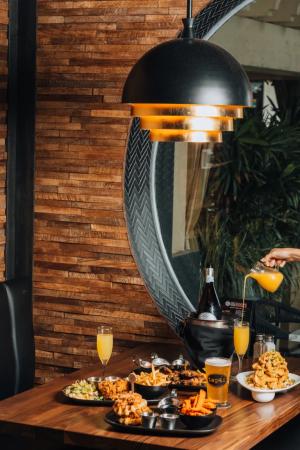 Tap 42 Craft Kitchen & Bar - Naples 4